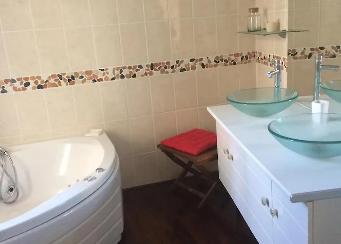 Bel Espace Dans Maison De Charme Proche Centre *